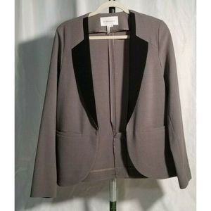 BCBGeneration Blazer EUC Size Small Gray/Black